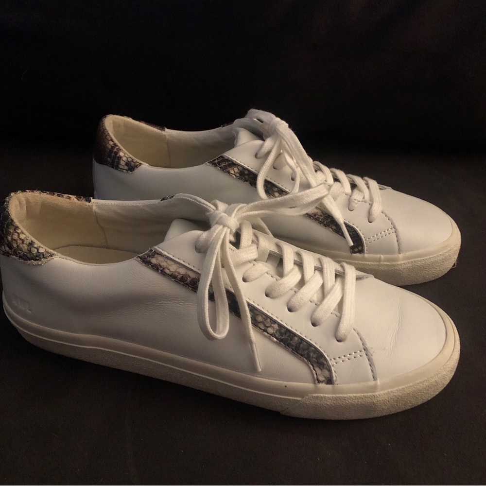 Madewell sidewalk low top sneakers. Leather w/ snakeskin trim sz9